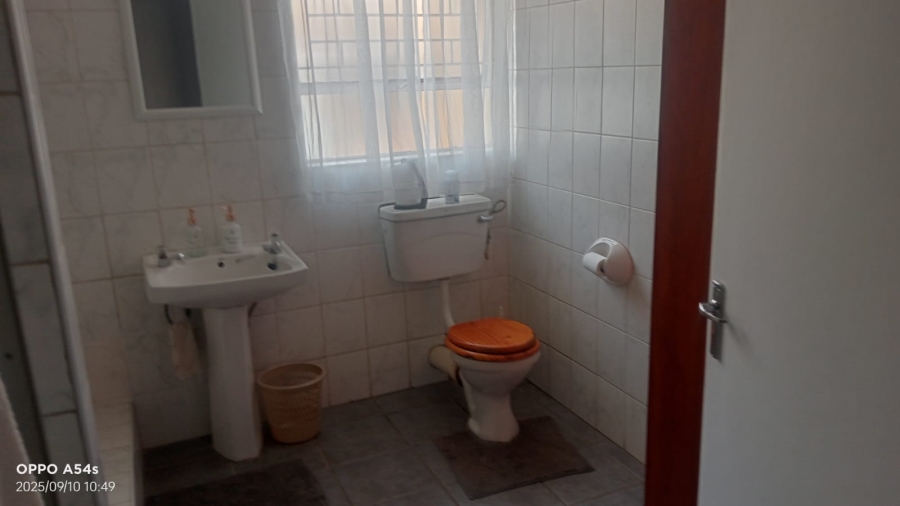 To Let 4 Bedroom Property for Rent in Pellissier Free State